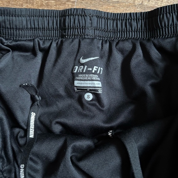 Nike Dri-Fit Tempo Running Shorts Size Small - Picture 2 of 3